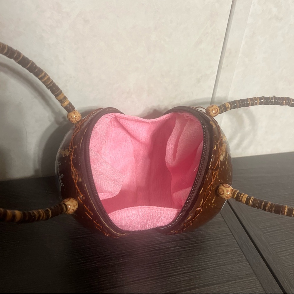 Handcrafted Blue‎ Floral Coconut Shell Decor - Picture 4 of 4